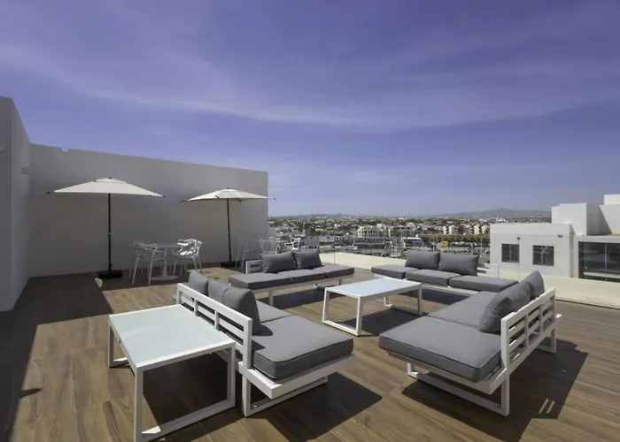 3 Bd Penthouse Bbq Near Medano Holiday home