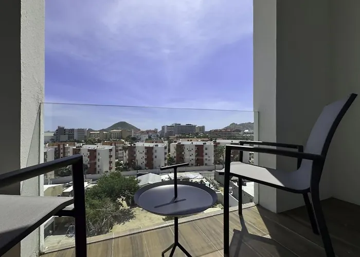 3 Bd Penthouse Bbq Near Medano *