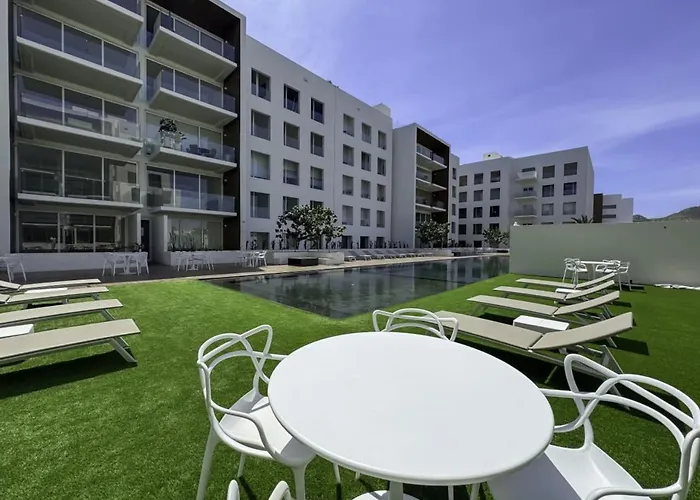 3 Bd Penthouse Bbq Near Medano