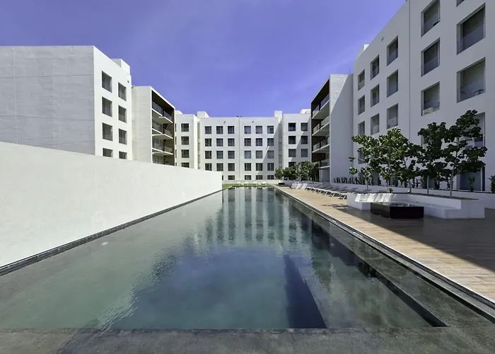 3 Bd Penthouse Bbq Near Medano *
